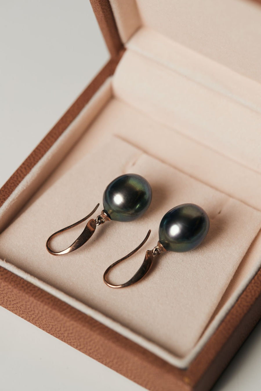 Tahitian Peacock Pearls with Rose Gold